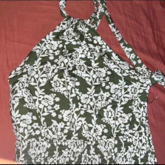 🆕NWOT✨MABLE✨FLORAL SMOCKED HALTER MINI DRESS - Picture 8 of 11